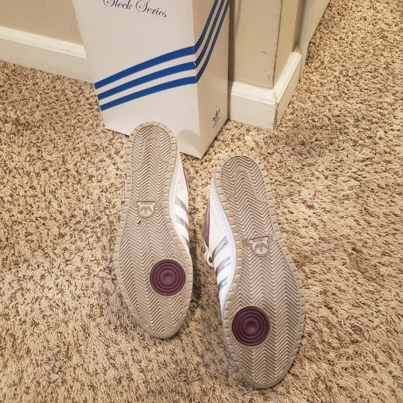 Adidas Sleek Series Top Ten Gym Shoes. - Picture 3 of 12